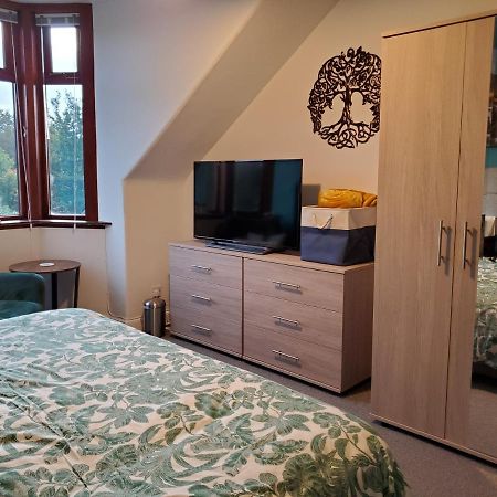 Carvetii - Mayhaven House - Tranquil Cul-De-Sac - 2 Bedrooms, Sleeps 4 Guests Dunfermline Exterior photo