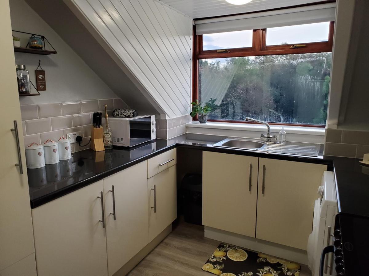 Carvetii - Mayhaven House - Tranquil Cul-De-Sac - 2 Bedrooms, Sleeps 4 Guests Dunfermline Exterior photo